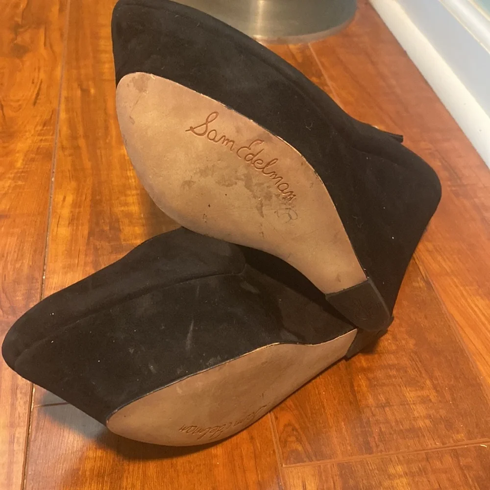 NEW SAM EDELMAN QUINN PLATFORM PUMPS